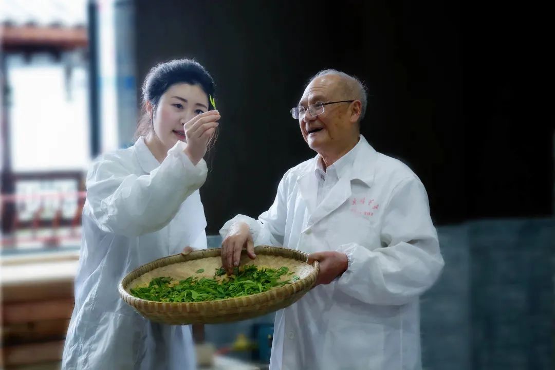 湖北恩施学院硒茶学院院长何洁入选首届恩施州十大巾帼楷模! 湖北恩施学院硒茶学院院长何洁入选首届恩施州十大巾帼楷模!
