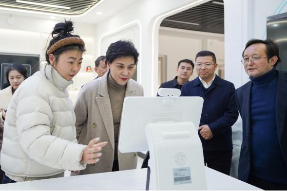 州委常委、州委统战部部长郭玲深入湖北恩施学院调研指导