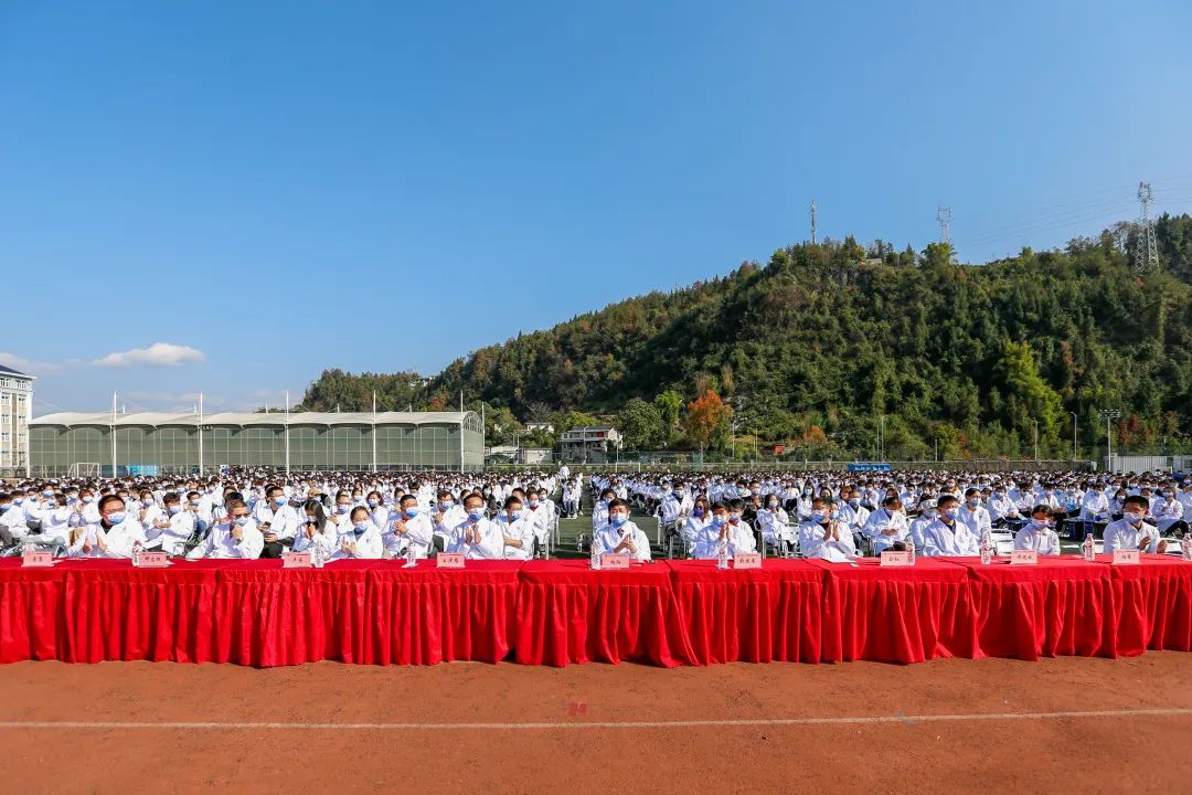 获表彰,授白衣,传医魂! 获表彰,授白衣,传医魂!