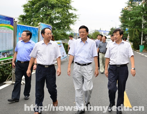 副省长郭生练来学校视察