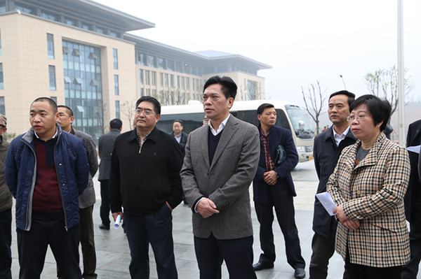 恩施州委书记李建明到我校调研