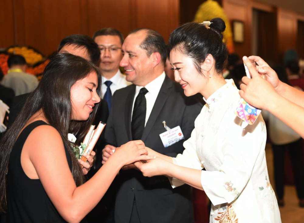 湖北恩施学院硒茶学院院长何洁入选首届恩施州十大巾帼楷模! 湖北恩施学院硒茶学院院长何洁入选首届恩施州十大巾帼楷模!