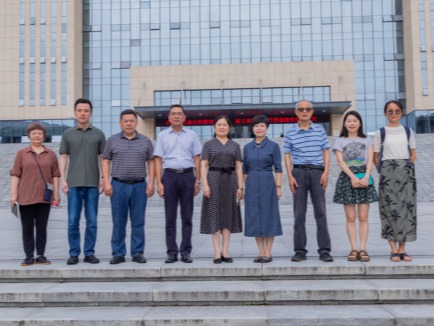 湖北省社科联党组成员、副主席舒敏一行赴湖北恩施学院考察调研
