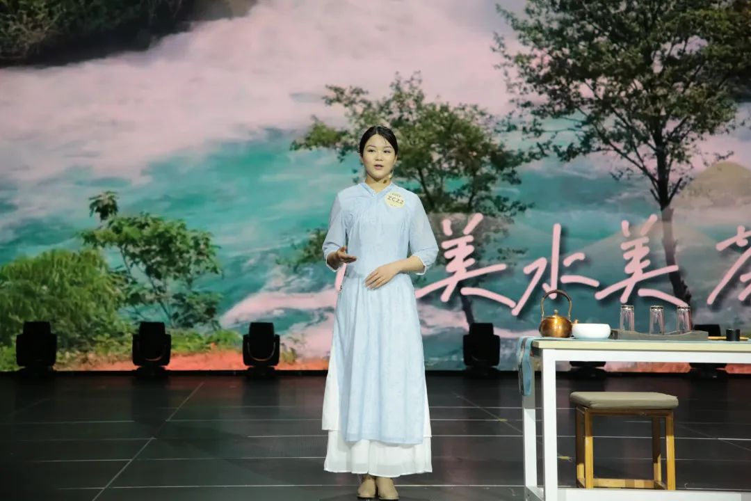 再次祝贺各位获奖选手 希望各位获奖选手 延续大赛尊重技能、尊重人才 追求卓越、精益求精的精神 引领更多劳动者 特别是青年一代 走技能成才、技能报国之路 再次祝贺各位获奖选手 希望各位获奖选手 延续大赛尊重技能、尊重人才 追求卓越、精益求精的精神 引领更多劳动者 特别是青年一代 走技能成才、技能报国之路