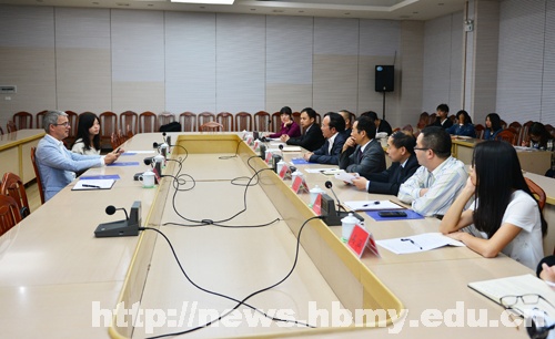 法国驻武汉总领事访问学校