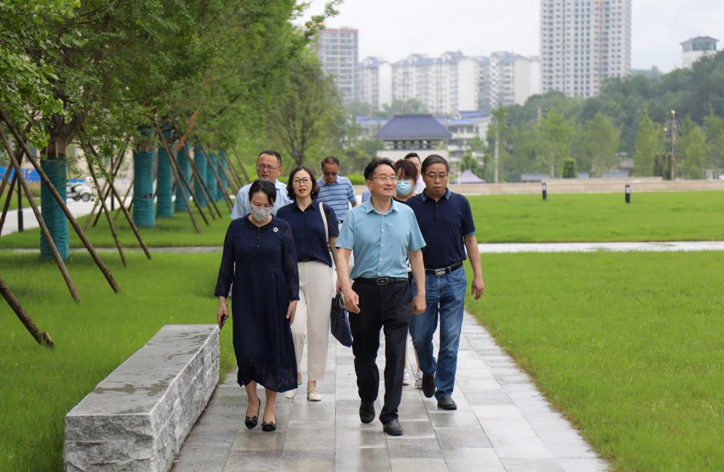 民进恩施州总支部委员会调研组来湖北恩施学院调研