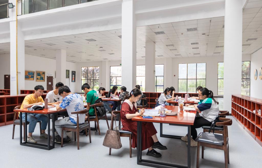 英语专业—湖北恩施学院文化与传媒学院