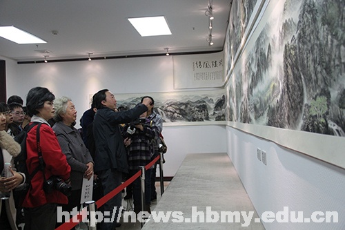 艺术系教授商守善成功举办个人山水画展