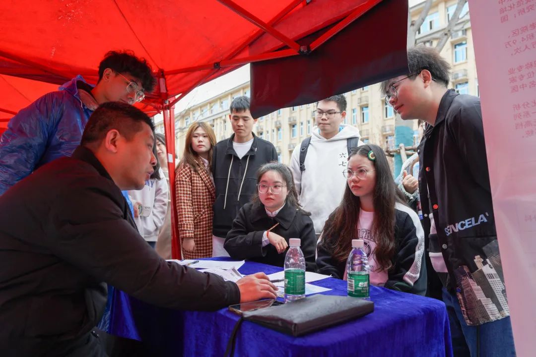 搭桥梁,促就业|我校2023届毕业生春季就业大型供需见面会顺利举办 搭桥梁,促就业|我校2023届毕业生春季就业大型供需见面会顺利举办