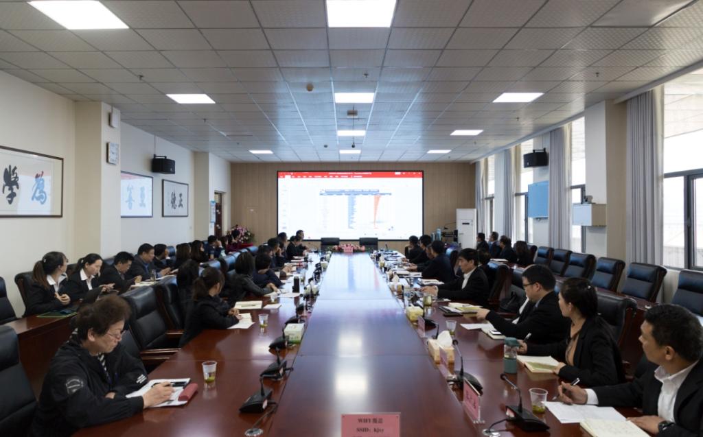 湖北恩施学院召开4月行政办公会议