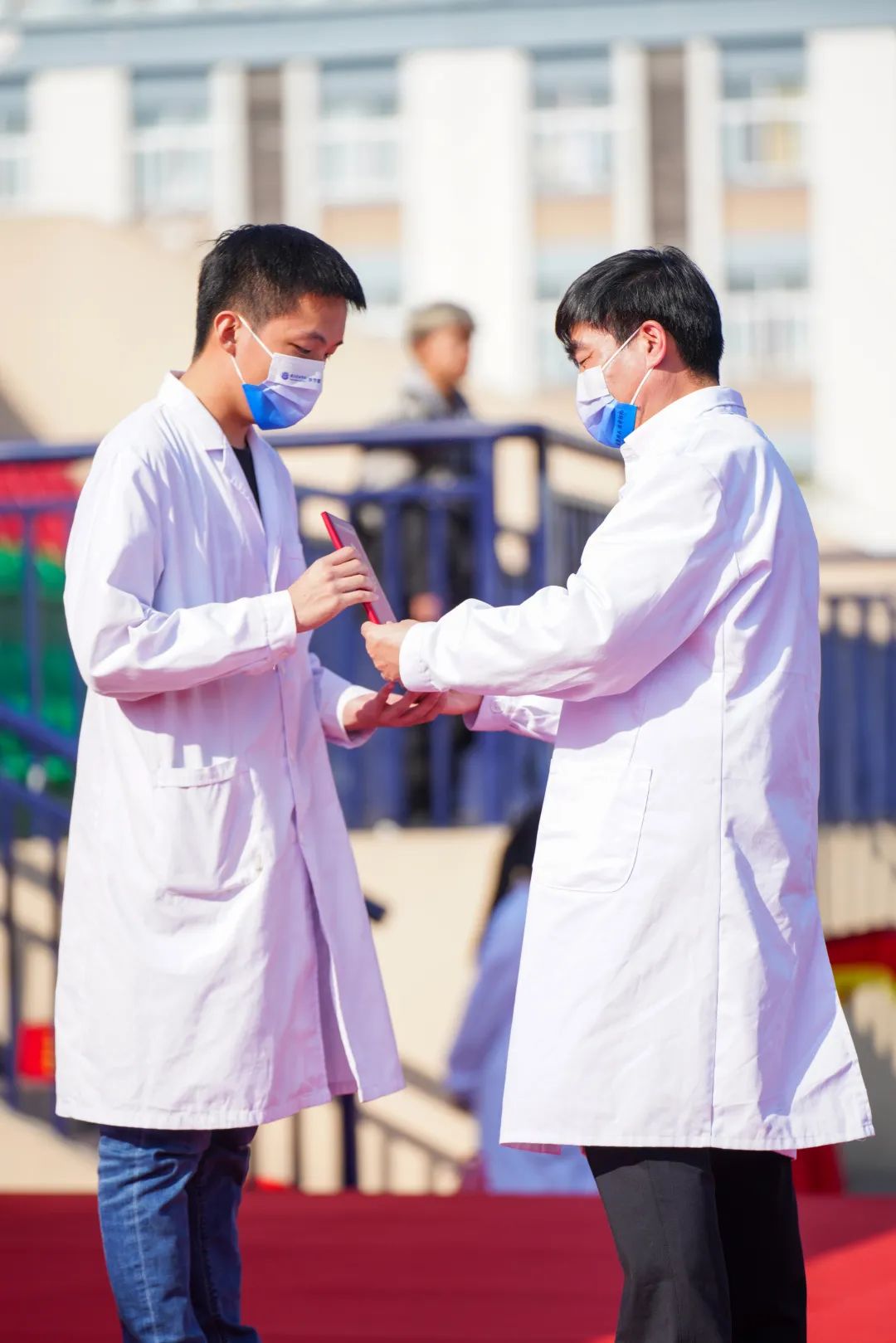 获表彰,授白衣,传医魂! 获表彰,授白衣,传医魂!