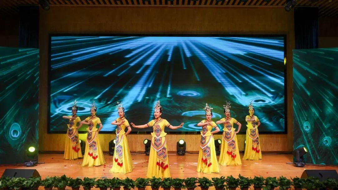 戮力同心绘蓝图 追求卓越谋发展|湖北恩施学院举行2022年度总结表彰大会 戮力同心绘蓝图 追求卓越谋发展|湖北恩施学院举行2022年度总结表彰大会