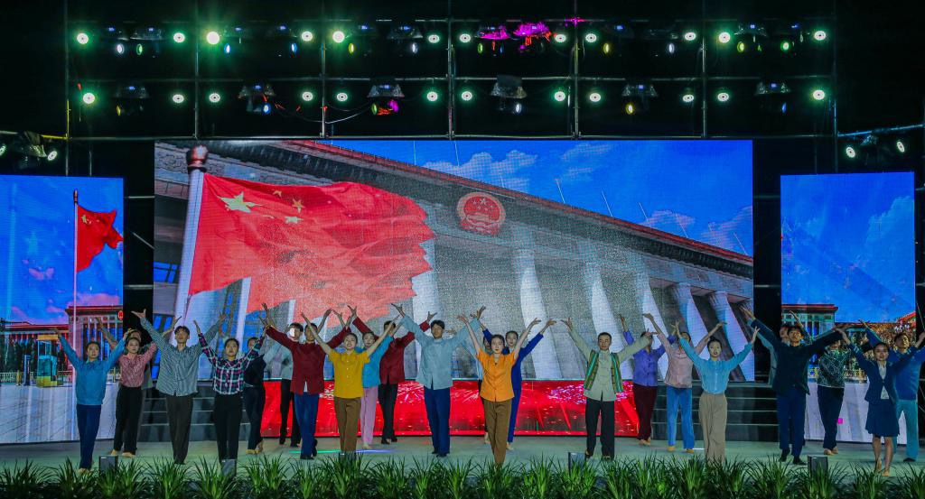 湖北恩施学院举办2021届毕业生典礼暨学位授予仪式及毕业生晚会