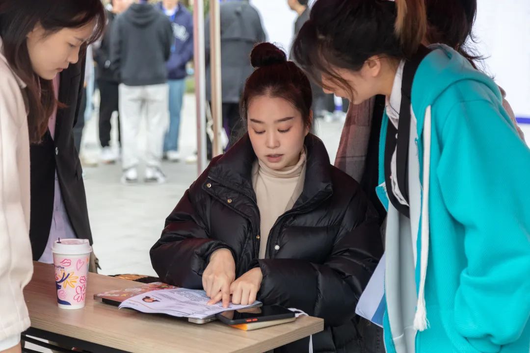 搭桥梁,促就业|我校2023届毕业生春季就业大型供需见面会顺利举办 搭桥梁,促就业|我校2023届毕业生春季就业大型供需见面会顺利举办