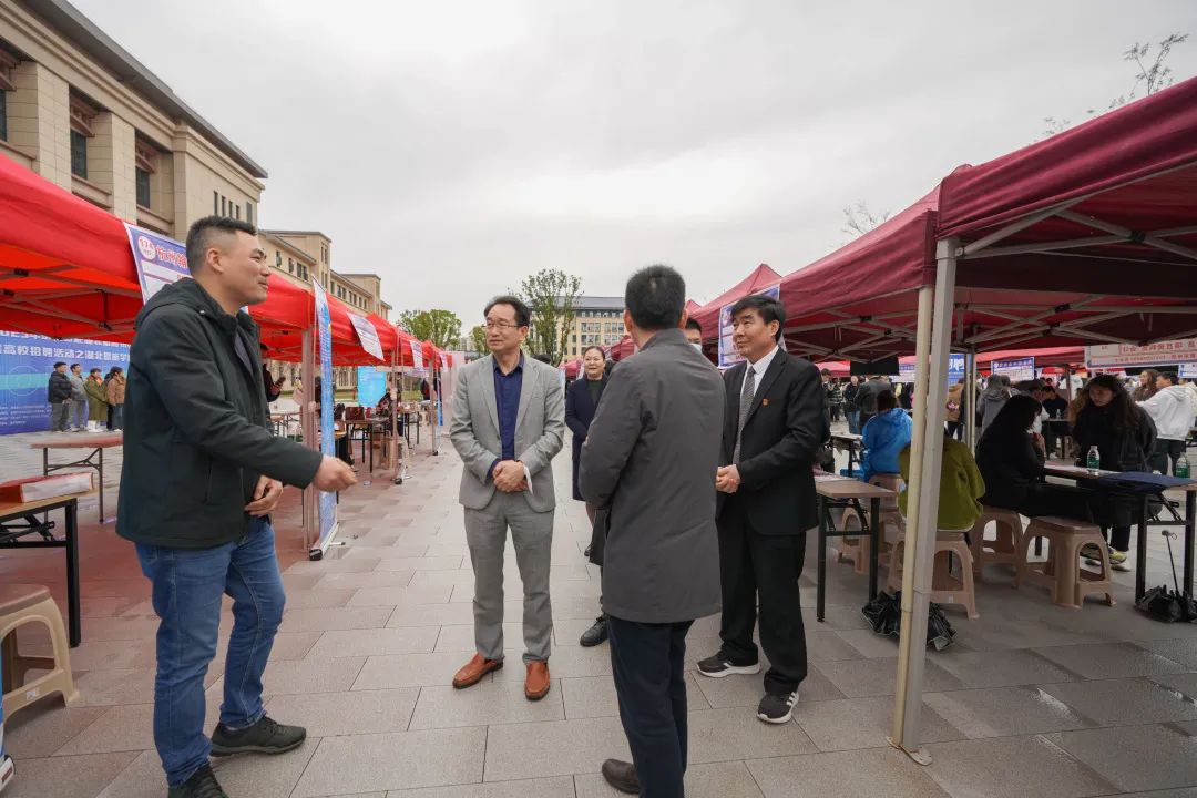 搭桥梁,促就业|我校2023届毕业生春季就业大型供需见面会顺利举办 搭桥梁,促就业|我校2023届毕业生春季就业大型供需见面会顺利举办