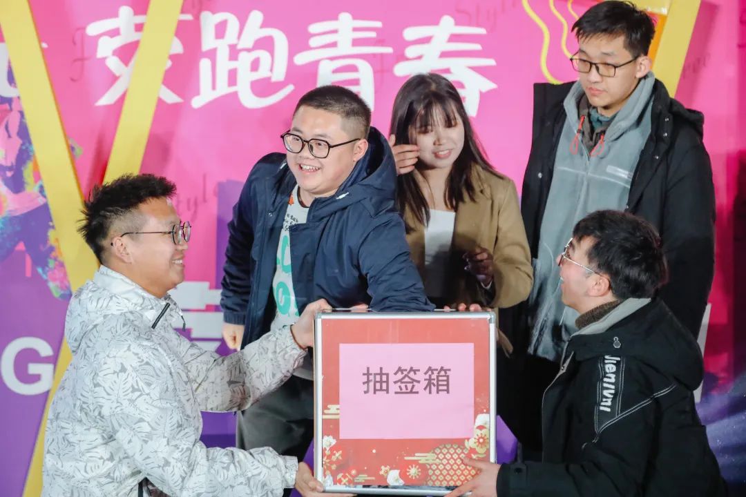 看!这是属于恩施学院的星海与“荧”河! 看!这是属于恩施学院的星海与“荧”河!