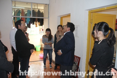 学校检查2010级师范生教育实习工作