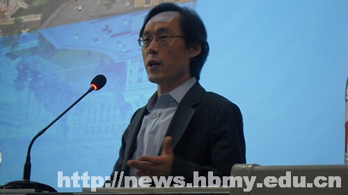 哈佛大学教授胡丙长来我校讲学