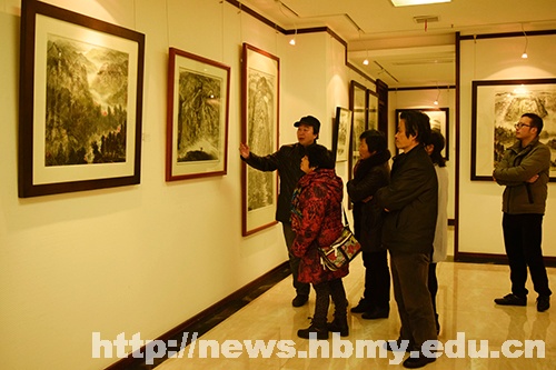 艺术系教师商守善举办“家山寻梦”山水画展