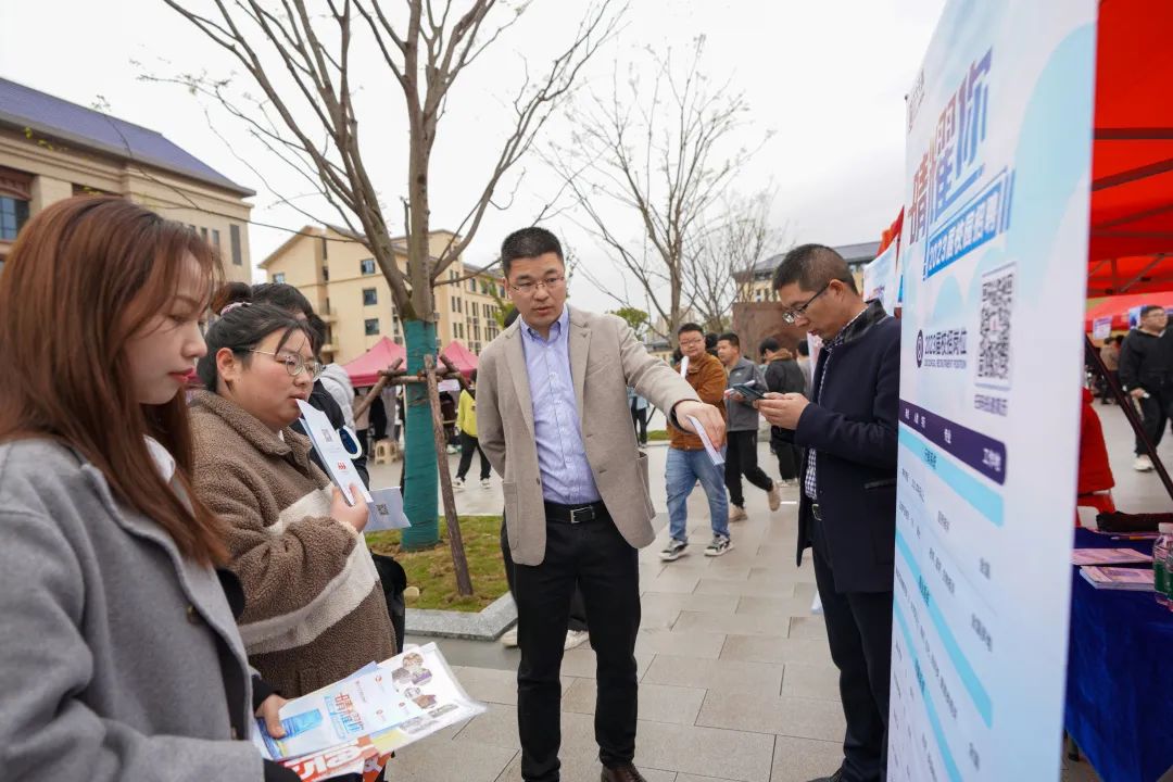 搭桥梁,促就业|我校2023届毕业生春季就业大型供需见面会顺利举办 搭桥梁,促就业|我校2023届毕业生春季就业大型供需见面会顺利举办