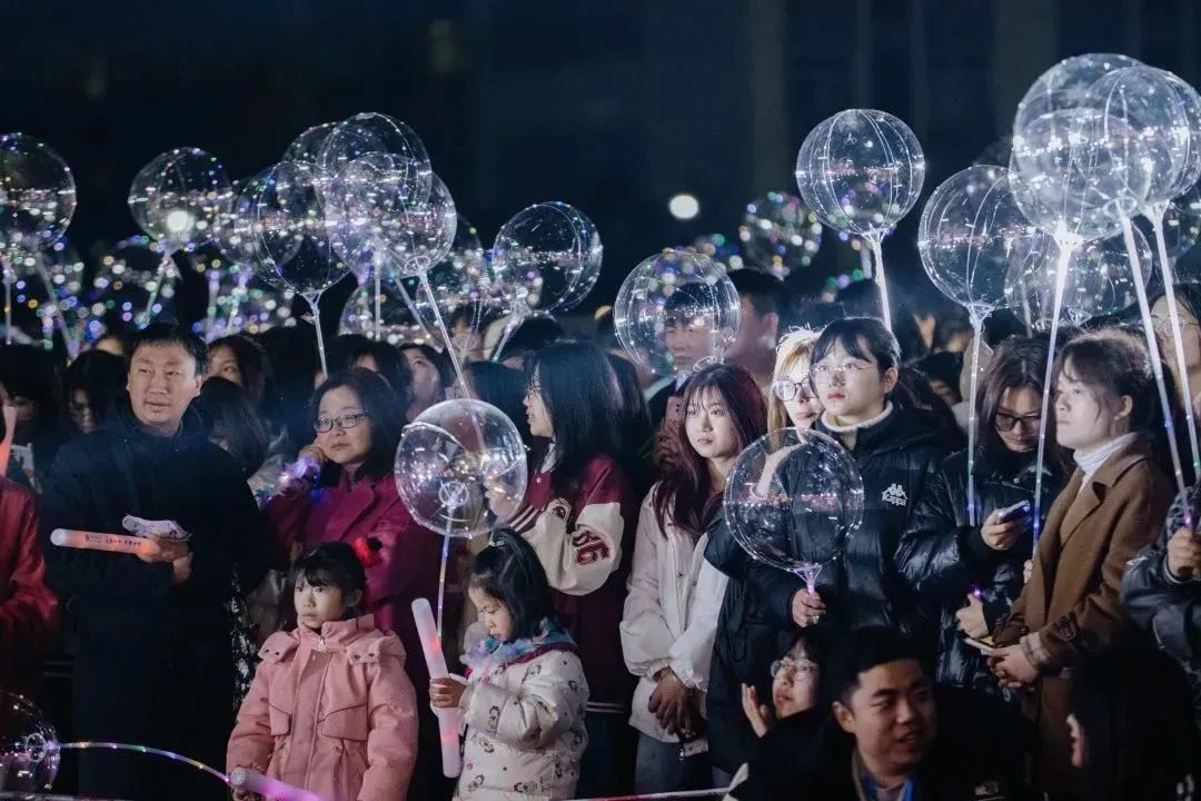 看！这是属于恩施学院的星海与“荧”河！